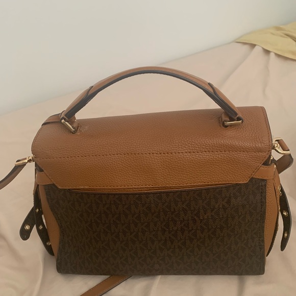 Michael Kors purse - Picture 2 of 8